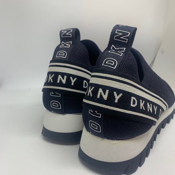 DKNY womens lightweight slip on Fashion sneaker - Picture 3 of 3
